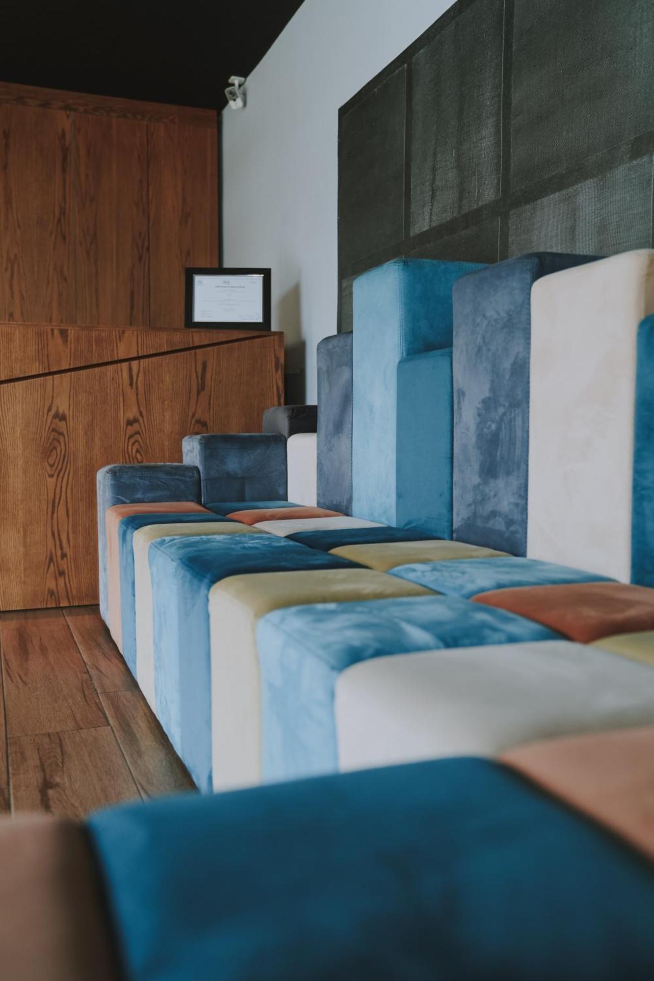 Alvin Comfort Hotel Kryemëdhej Εξωτερικό φωτογραφία