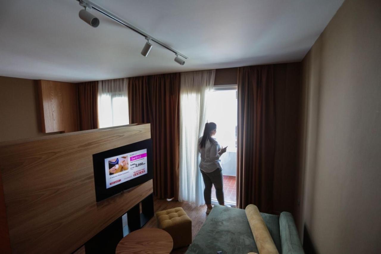 Alvin Comfort Hotel Kryemëdhej Εξωτερικό φωτογραφία