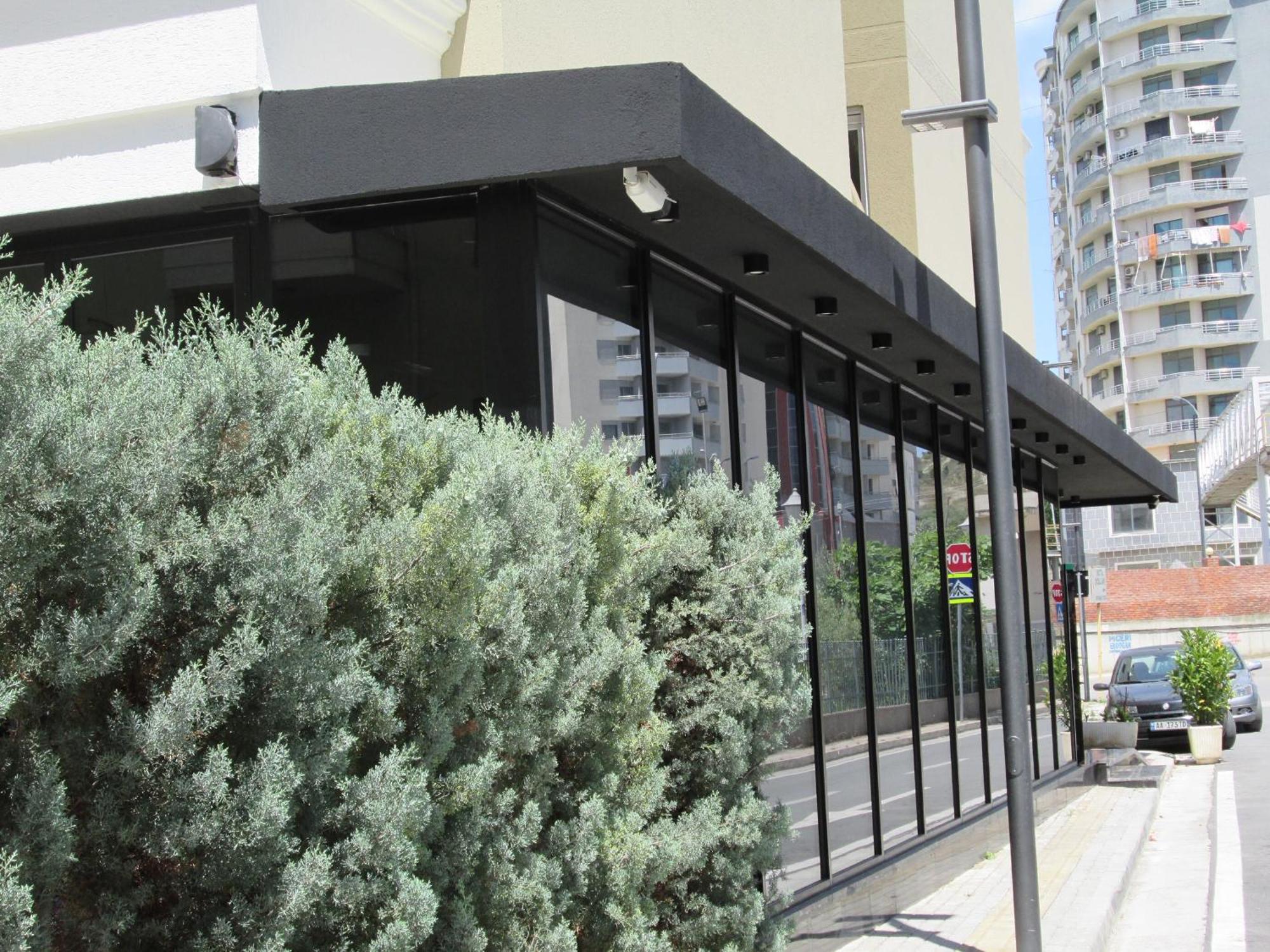 Alvin Comfort Hotel Kryemëdhej Εξωτερικό φωτογραφία